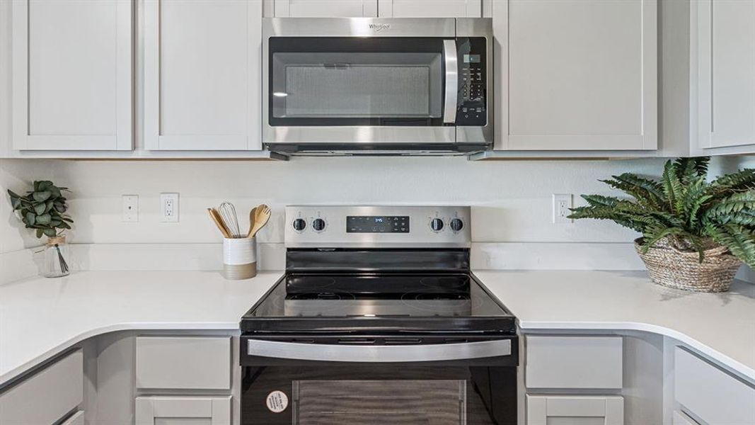 Close-up of interior finishes inside a home in Annabelle Estates, Lake Wales (Image 17).