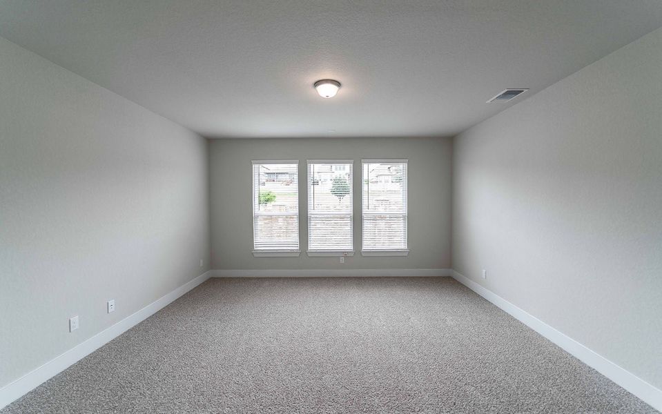 Spacious, unfurnished interior of a new home in Arcadia Ridge, San Antonio (Image 22).