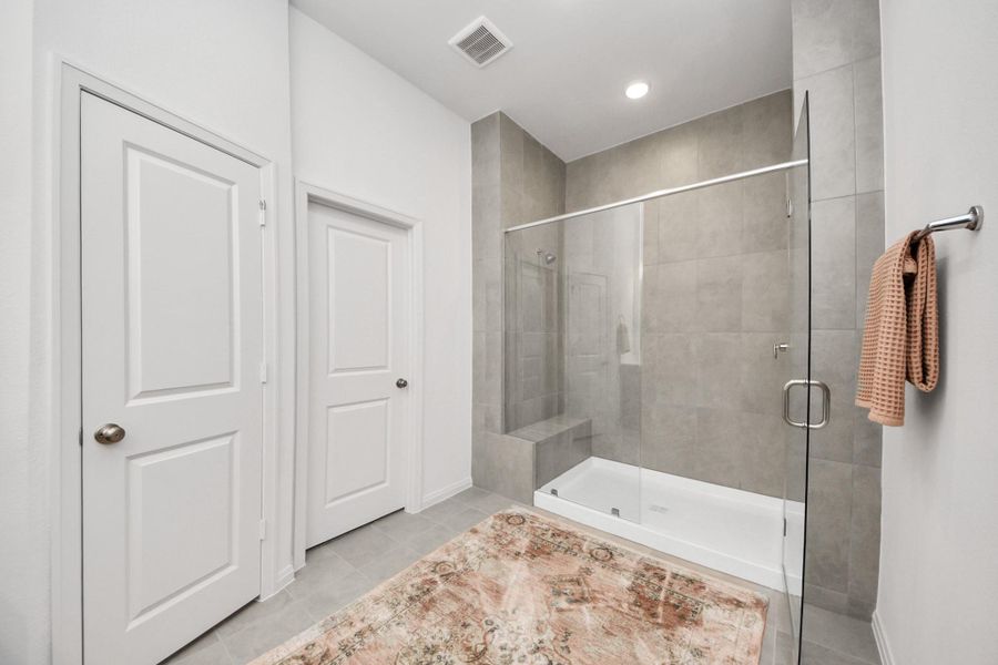 Photos are representative and may not reflect the exact unit.