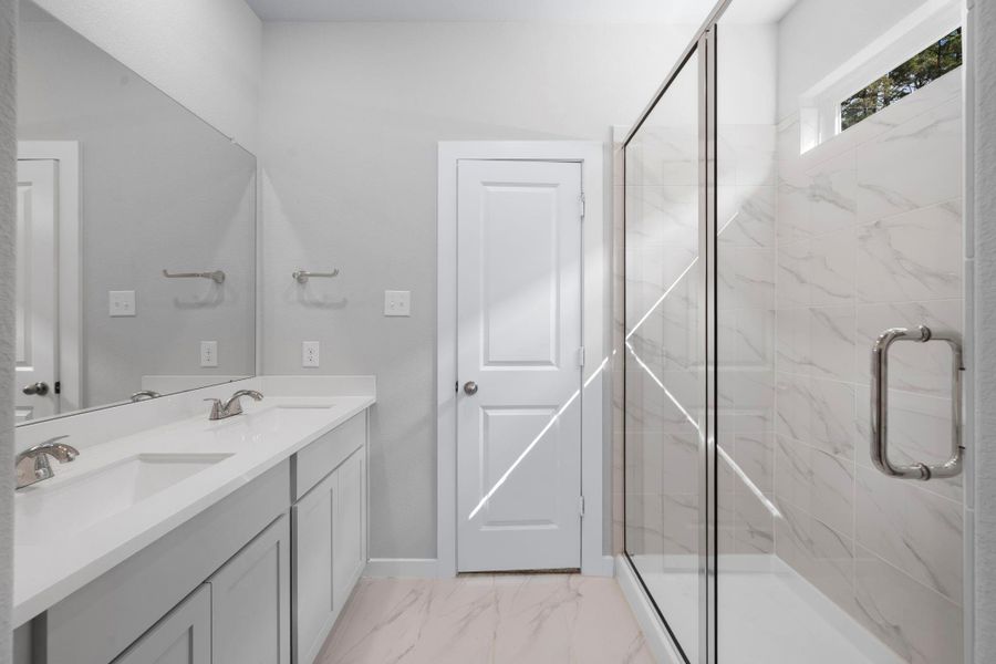 Furnished interior view inside a new home in Westridge Cove, Conroe (Image 13).