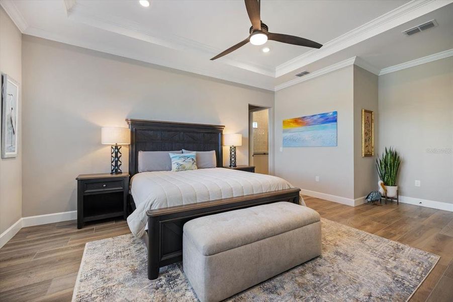 Furnished interior view inside a new home in , Englewood (Image 60).