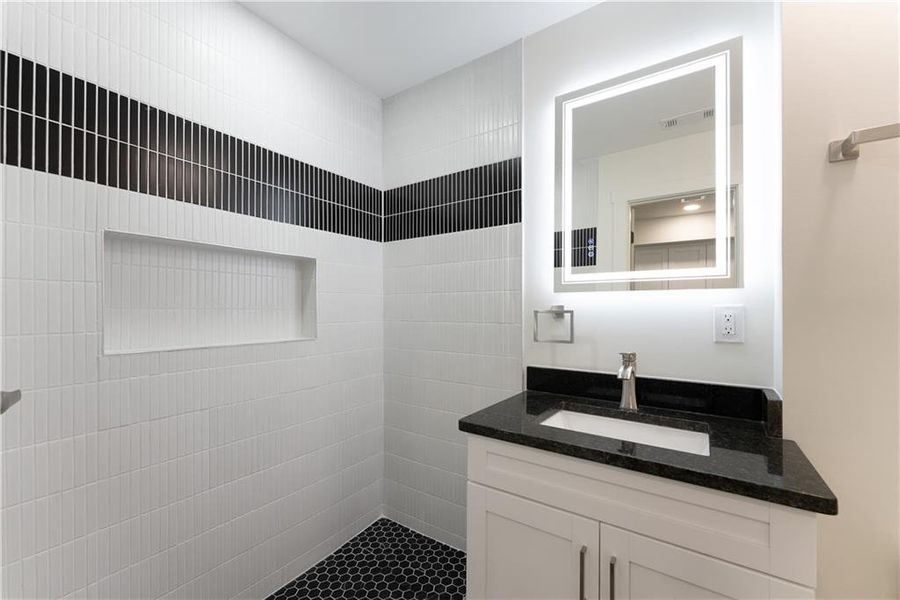 Furnished interior view inside a new home in , Gainesville (Image 40).