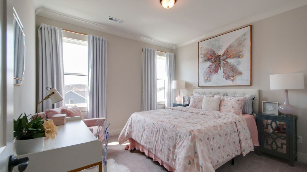 Secondary Bedroom with large windows Secondary Bedroom with large windows