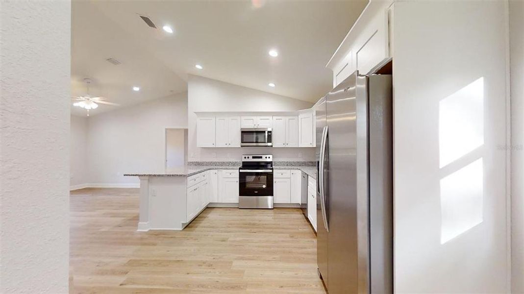 Furnished interior view inside a new home in , Dunnellon (Image 10).