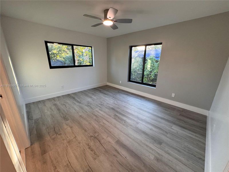 MASTER BEDROOM MASTER BEDROOM
