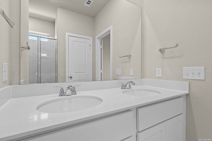 Close-up of interior finishes inside a home in Summerlin, San Antonio (Image 18).