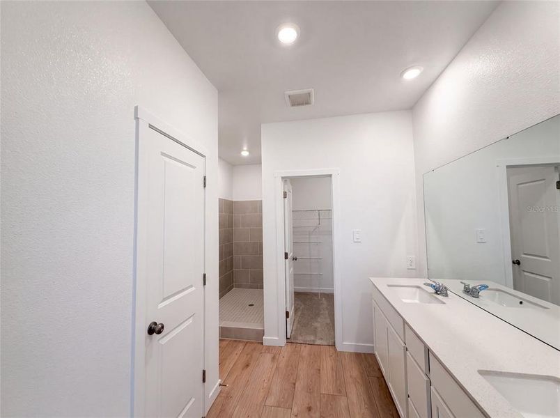 Furnished interior view inside a new home in Hidden Ridge, Groveland (Image 7).