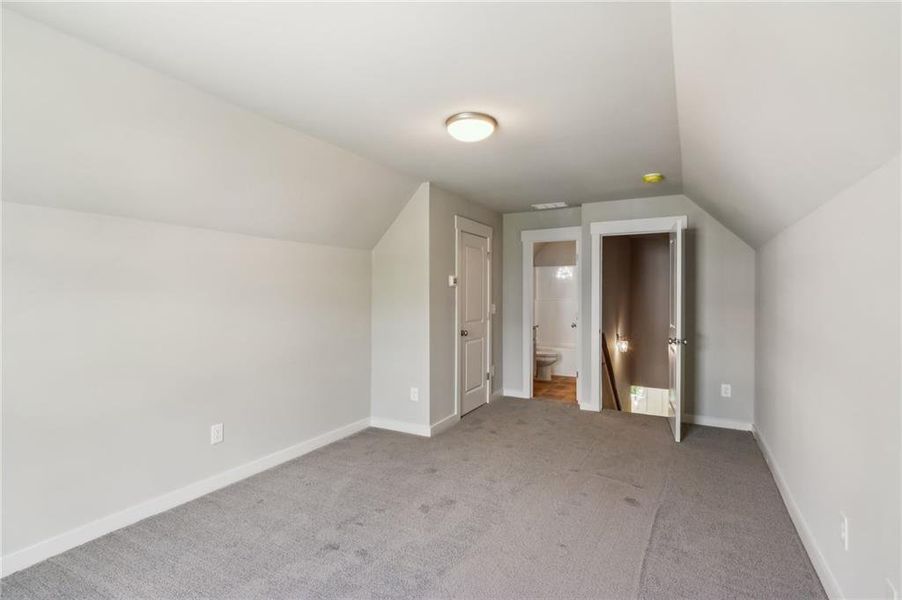 Spacious, unfurnished interior of a new home in Traditions of Braselton, Jefferson (Image 26).