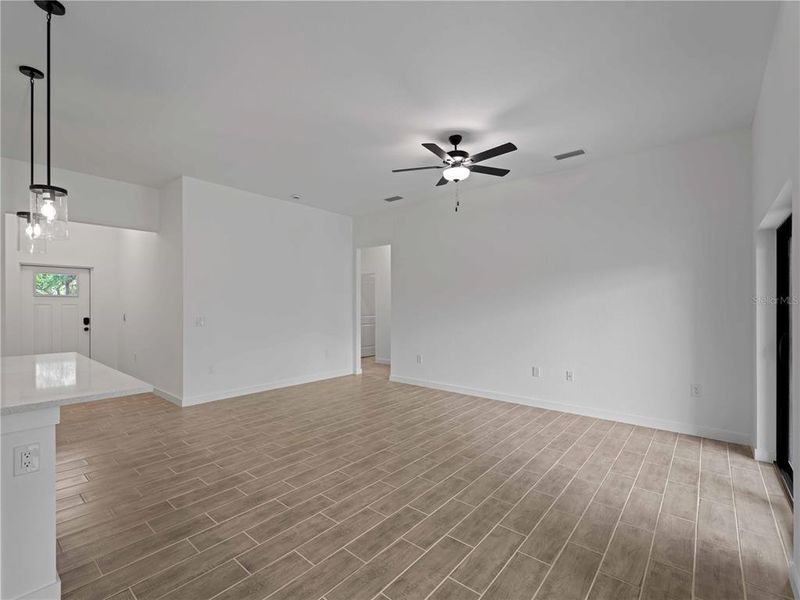 Kitchen/Livingroom Kitchen/Livingroom