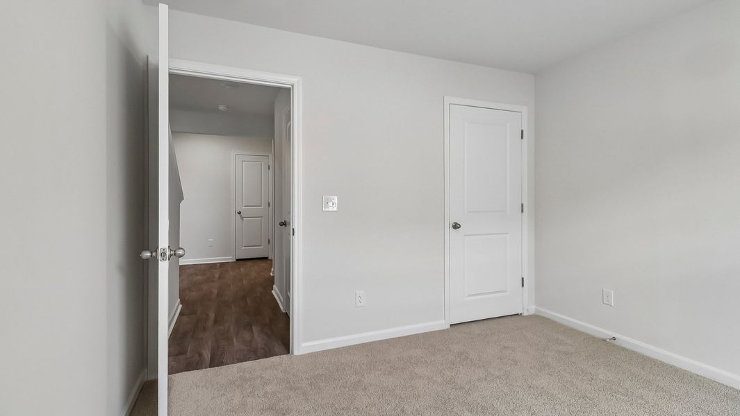 Spacious, unfurnished interior of a new home in Gates Village, Lugoff (Image 20).