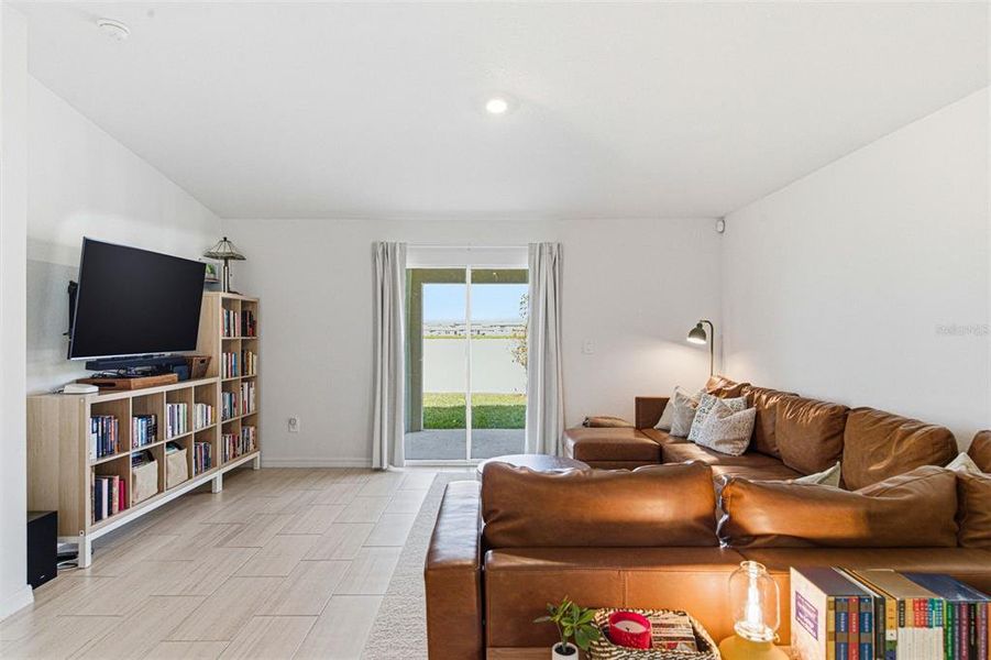 Furnished interior view inside a new home in North Park Isle, Plant City (Image 16).