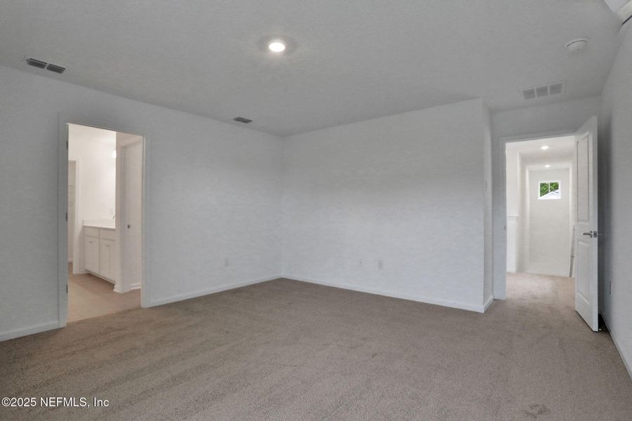 Spacious, unfurnished interior of a new home in TrailMark, St. Augustine (Image 24).