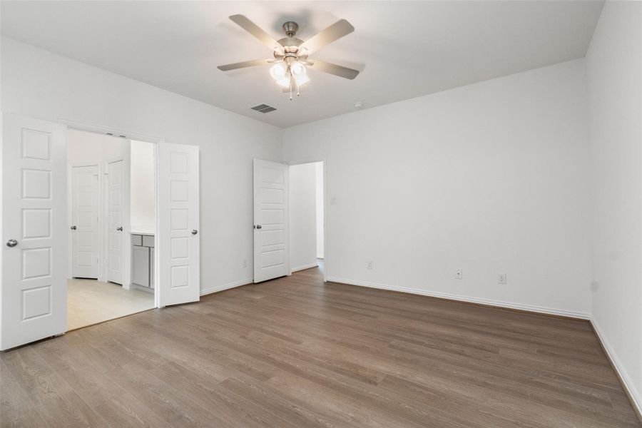 Spacious, unfurnished interior of a new home in Creekhaven, Arcola (Image 31). Spacious, unfurnished interior of a new home in Creekhaven, Arcola (Image 31).
