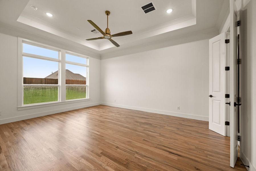 Spacious, unfurnished interior of a new home in NorthGlen, Haslet (Image 33).