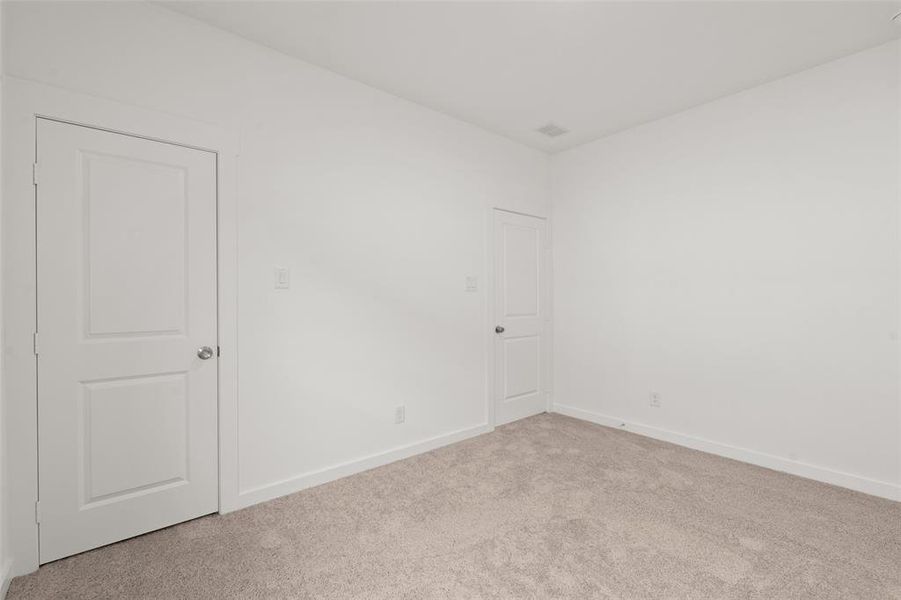 Spacious, unfurnished interior of a new home in , Hillsboro (Image 23).
