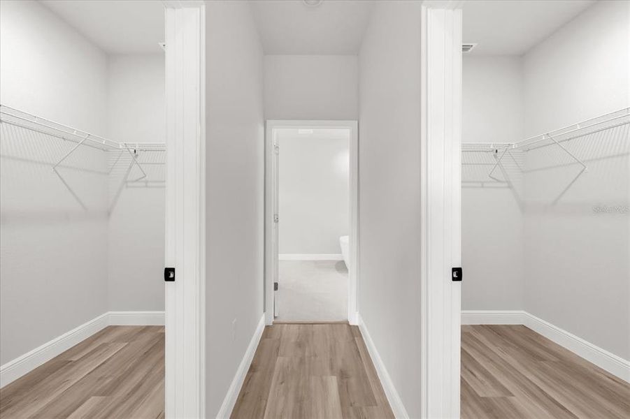 Spacious, unfurnished interior of a new home in , Ocala (Image 15).