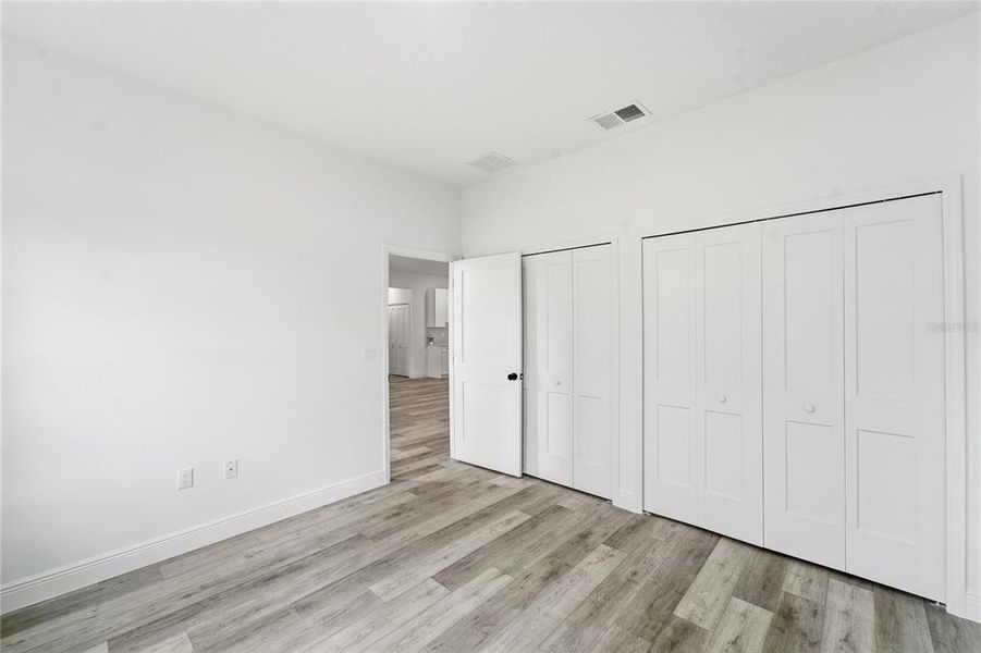 Spacious, unfurnished interior of a new home in , Ocala (Image 20).