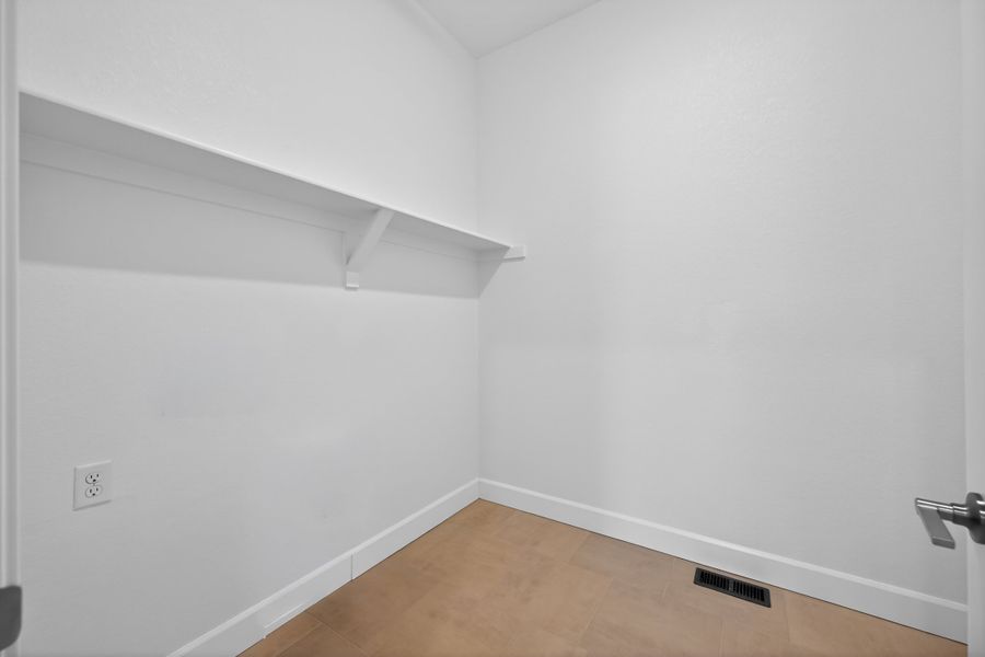 Spacious, unfurnished interior of a new home in Macanta, Castle Rock (Image 24). Spacious, unfurnished interior of a new home in Macanta, Castle Rock (Image 24).