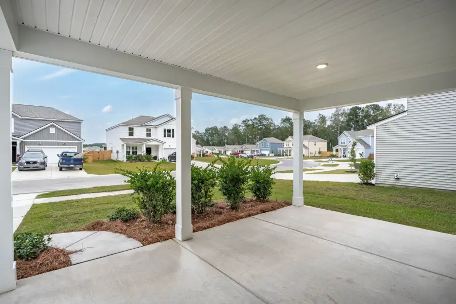 Exterior details and patio area of a home in Bradford Pointe, Summerville (Image 22).