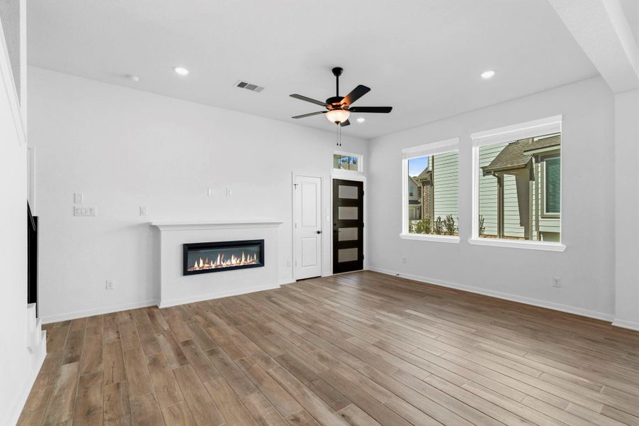 Spacious, unfurnished interior of a new home in Woodforest, Montgomery (Image 15).