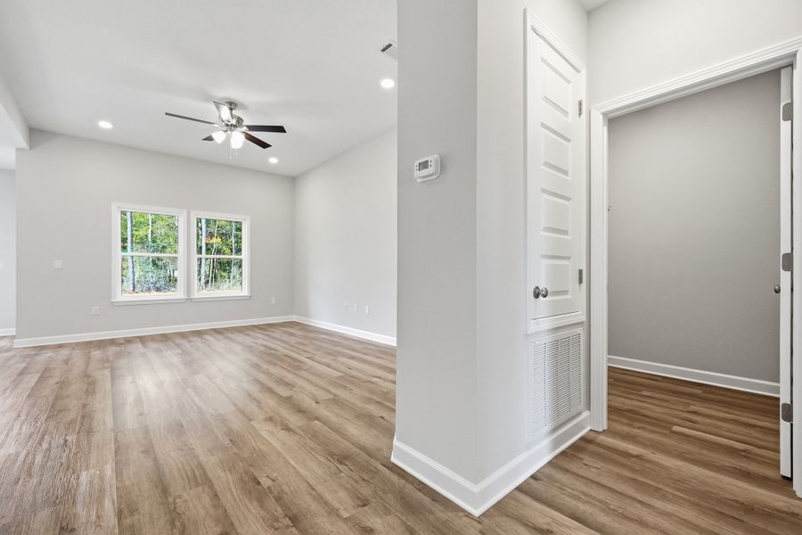 Spacious, unfurnished interior of a new home in Southern Charm, Crestview (Image 20).