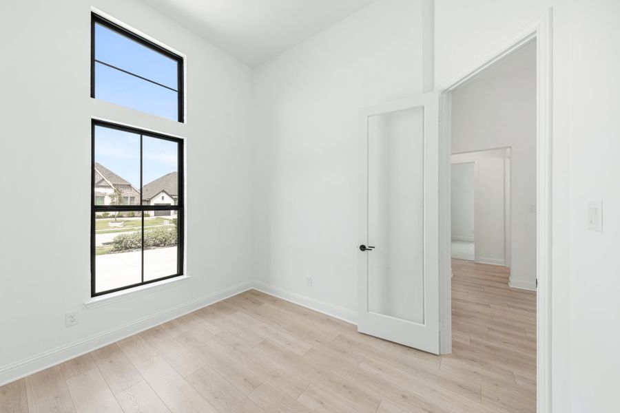 Spacious, unfurnished interior of a new home in Nelson Lake Estates, Rockwall (Image 25).