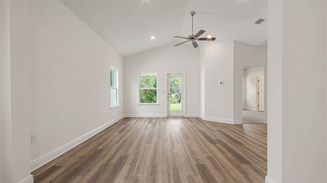 Spacious, unfurnished interior of a new home in Ashton Park Phase III, Freeport (Image 13).