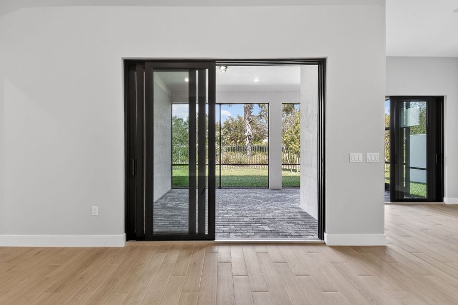 Spacious, unfurnished interior of a new home in Greyhawk Landing, Lake Worth (Image 31).