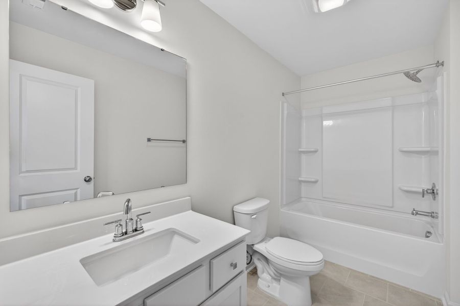Furnished interior view inside a new home in Edgewater - Lakeview Point, Lancaster (Image 18).