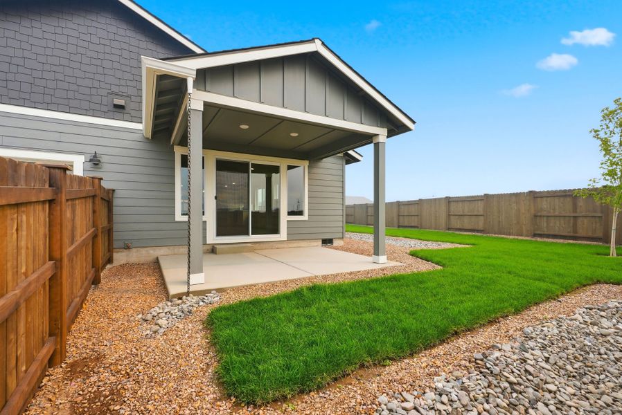 Representative exterior details of a home built from the Laurel by MonteVista Homes in IronHorse, Prineville (Image 21).