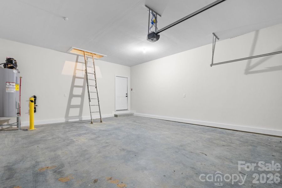 Spacious, unfurnished interior of a new home in , Lincolnton (Image 20).