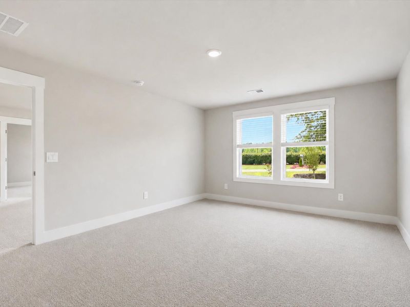 Spacious, unfurnished interior of a new home in Ashby Woods, Boiling Springs (Image 15).