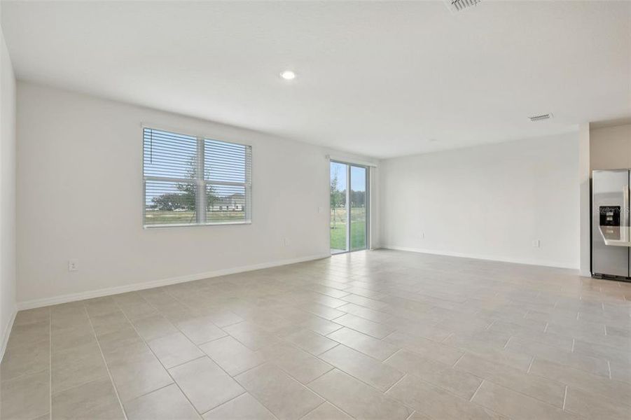 Spacious, unfurnished interior of a new home in Wynnstone - Signature Series, Davenport (Image 12).