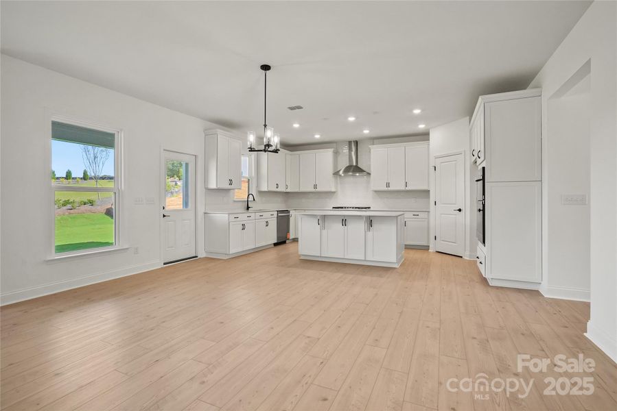 Spacious, unfurnished interior of a new home in Forest Creek, Waxhaw (Image 7). Spacious, unfurnished interior of a new home in Forest Creek, Waxhaw (Image 7).