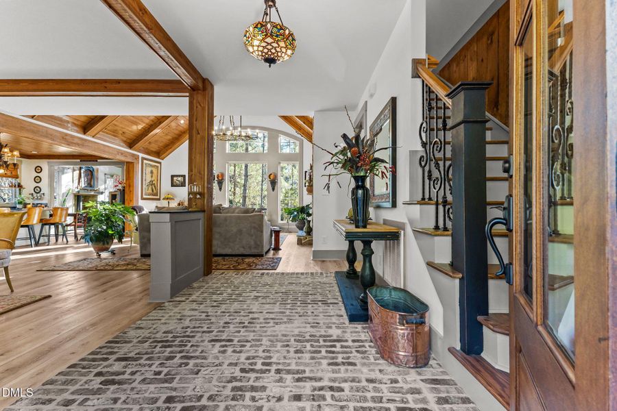 24-web-or-mls-AZ3A8446