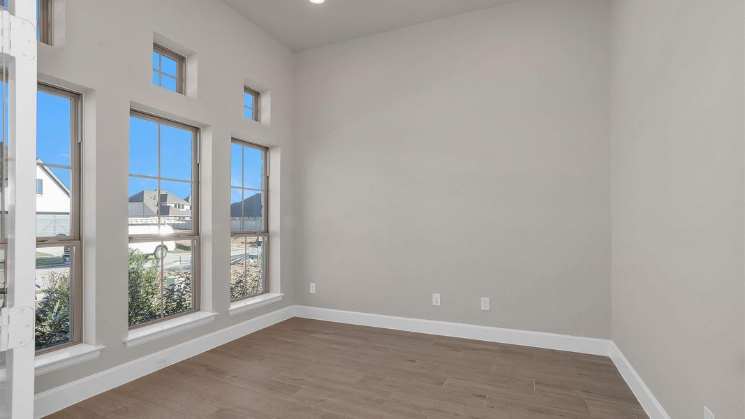 Spacious, unfurnished interior of a new home in Legacy, League City (Image 14).