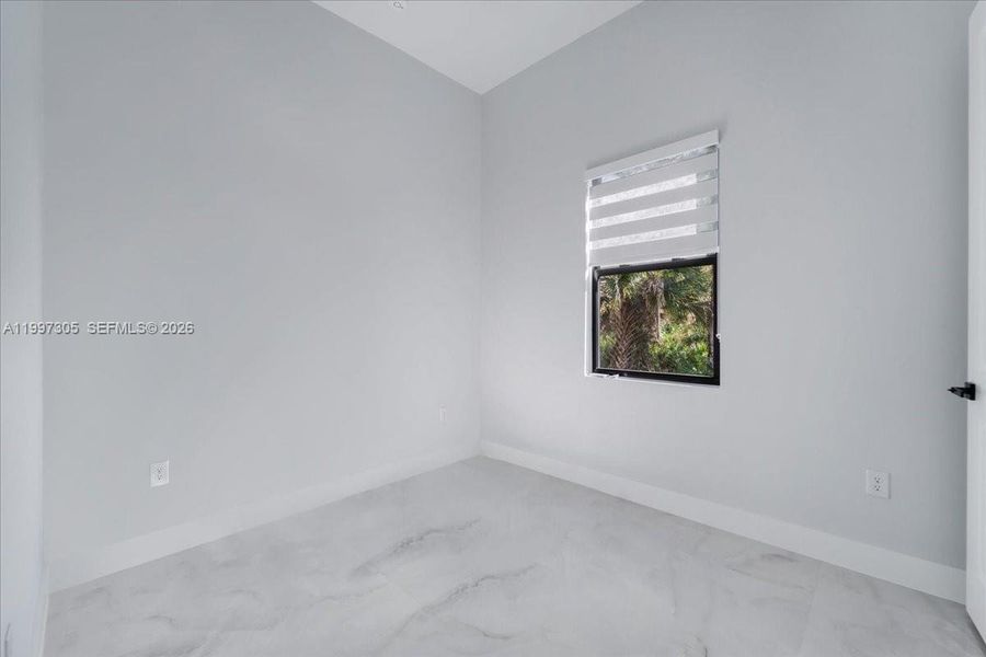 Spacious, unfurnished interior of a new home in , Lehigh Acres (Image 20).