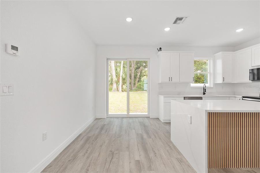 Spacious, unfurnished interior of a new home in , Summerfield (Image 14).