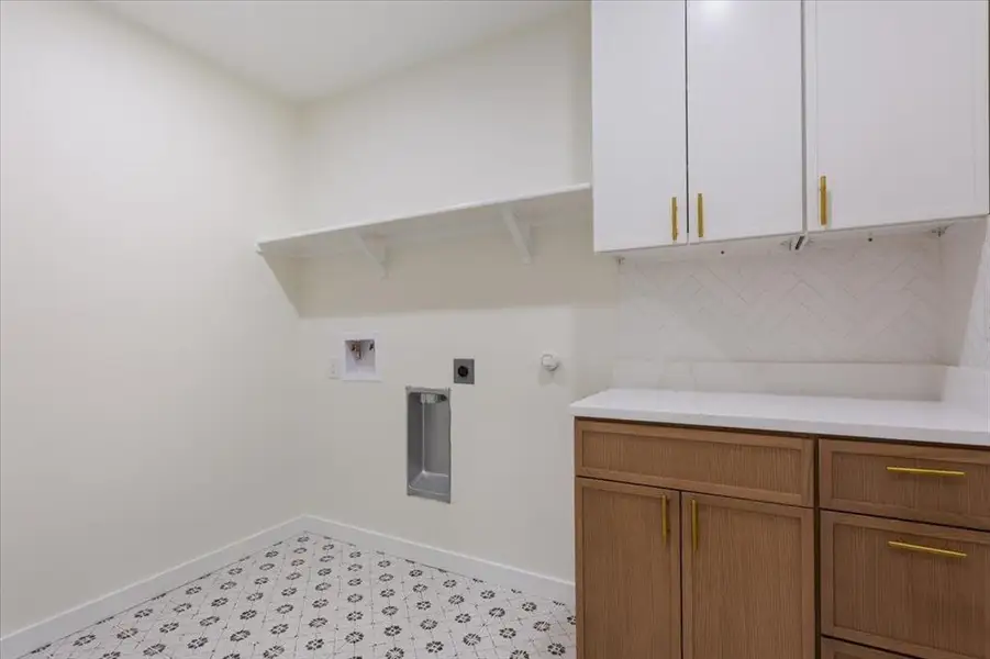 Furnished interior view inside a new home in , Waco (Image 6).
