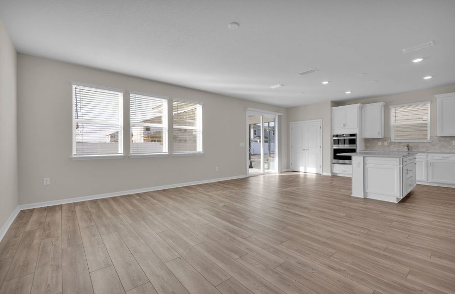 Spacious, unfurnished interior of a new home in The Preserve at Bannon Lakes, St. Augustine (Image 14).
