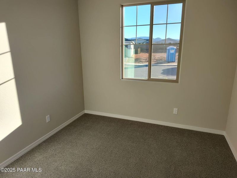 Spacious, unfurnished interior of a new home in North Ridge at Pronghorn Ranch, Prescott Valley (Image 9).