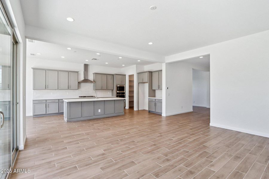 12-web-or-mls-E Utah Ave-S0909-012