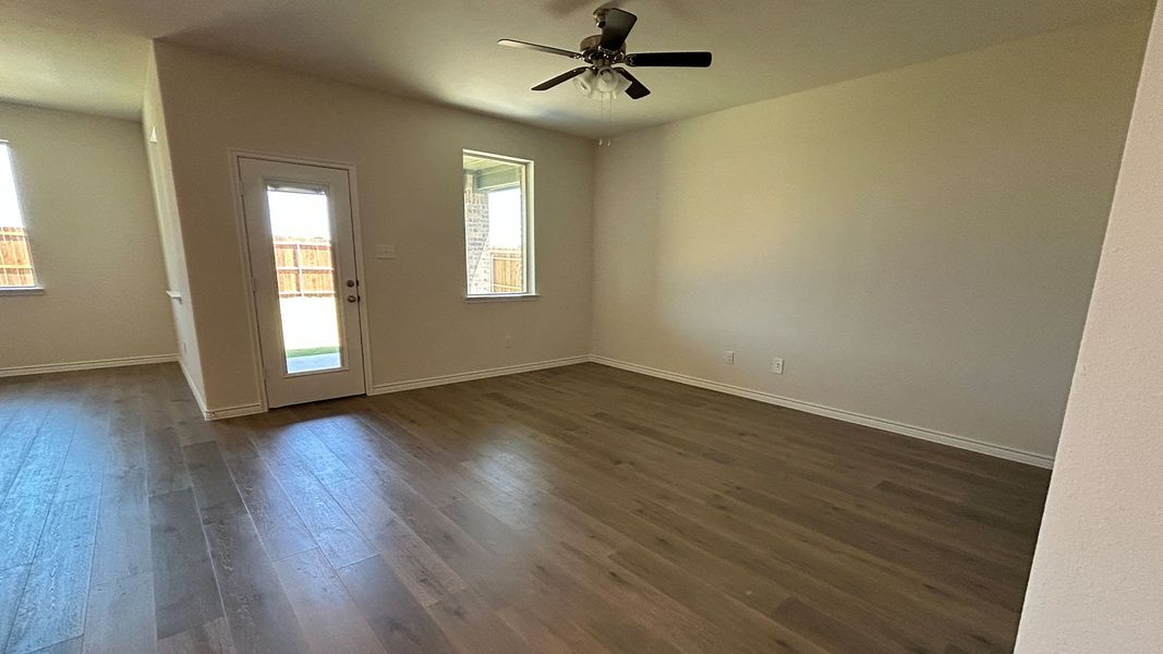 Spacious, unfurnished interior of a new home in Trailstone, Caddo Mills (Image 9).