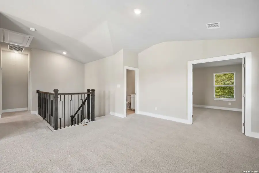 Spacious, unfurnished interior of a new home in Comanche Ridge, San Antonio (Image 30).