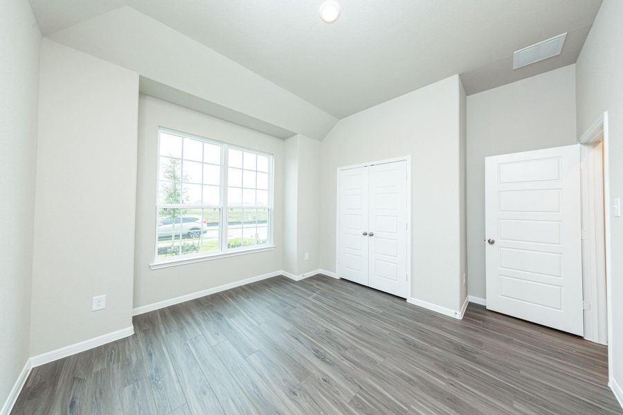 Spacious, unfurnished interior of a new home in River Ranch, Dayton (Image 17).