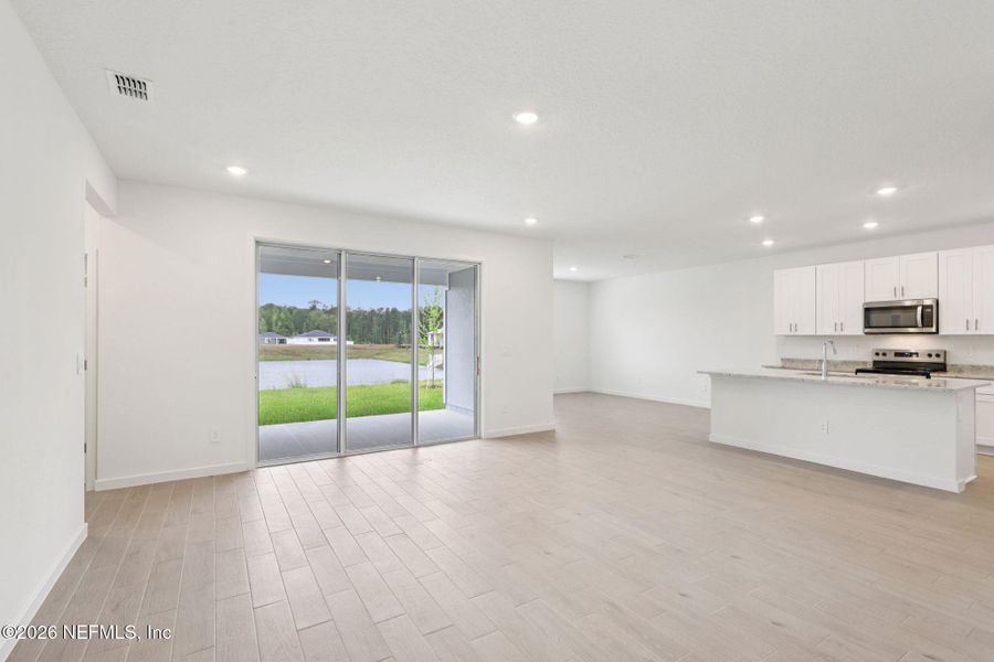 Spacious, unfurnished interior of a new home in Azalea Creek, Jacksonville (Image 28). Spacious, unfurnished interior of a new home in Azalea Creek, Jacksonville (Image 28).