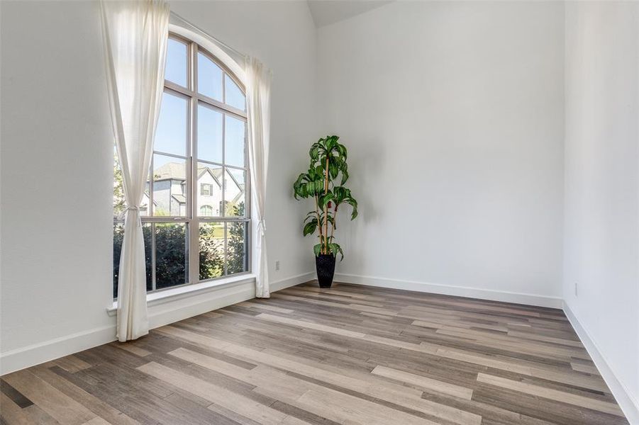 Spacious, unfurnished interior of a new home in Greens at Legacy 55', Prosper (Image 18).