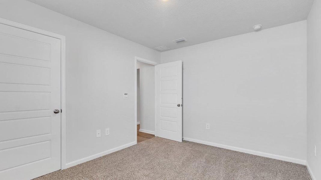 Spacious, unfurnished interior of a new home in Wesley Park, Crawfordville (Image 25).