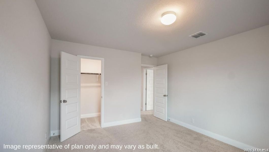 Spacious, unfurnished interior of a new home in Veranda, San Antonio (Image 22).