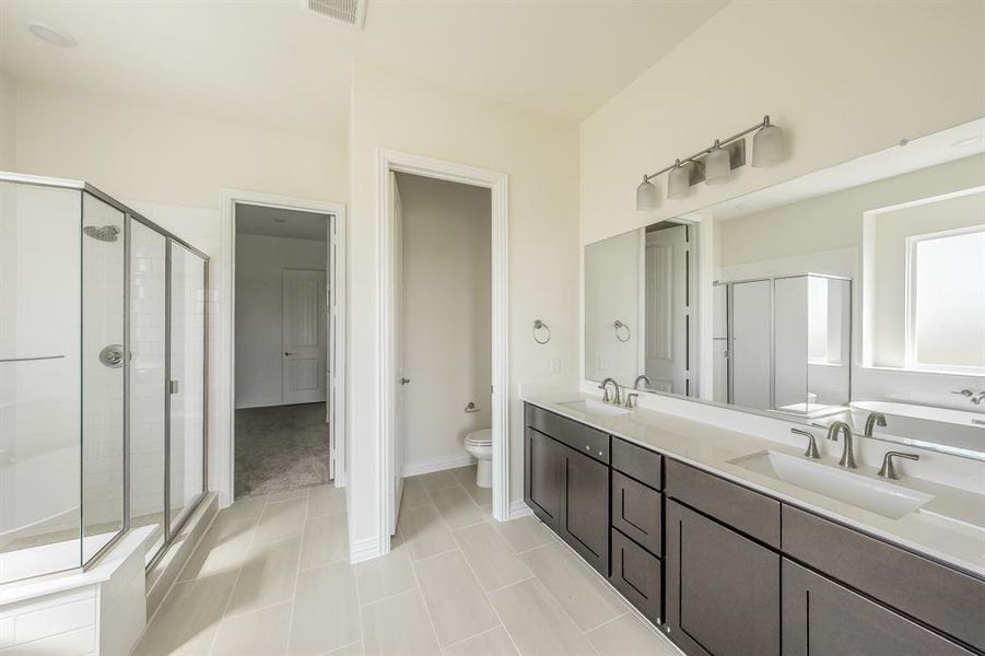Furnished interior view inside a new home in Matthews Farms, Venus (Image 15). Furnished interior view inside a new home in Matthews Farms, Venus (Image 15).